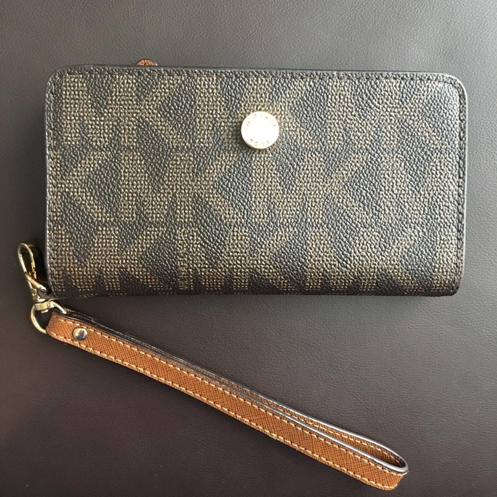 Michael Kors Wristlet